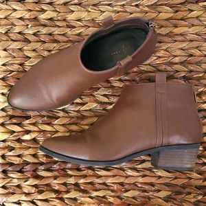 C EST 1946 - Brown Booties with zipper in back